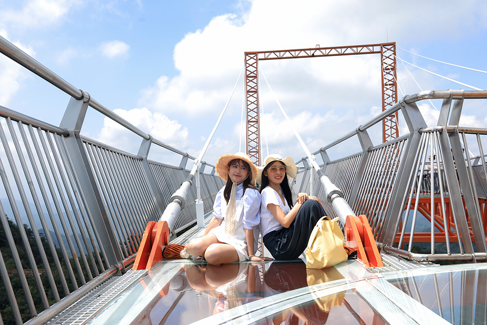 玻璃觀景臺(tái)